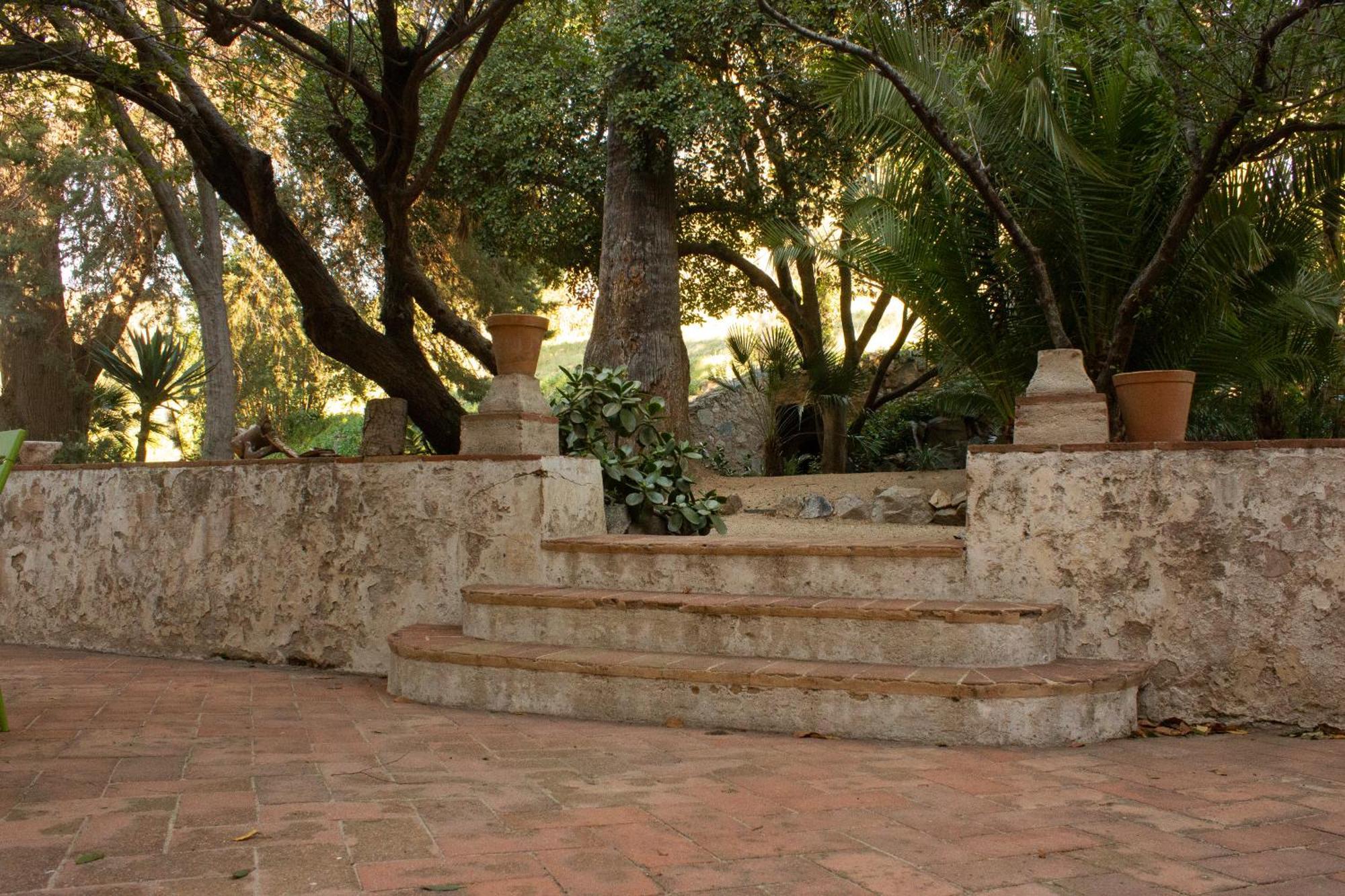 Can Rovira - Stunning Neoclassical Mansion, Just 20 Min Drive From Barcelona City Center, Ideal For Groups And Families Алелья Экстерьер фото