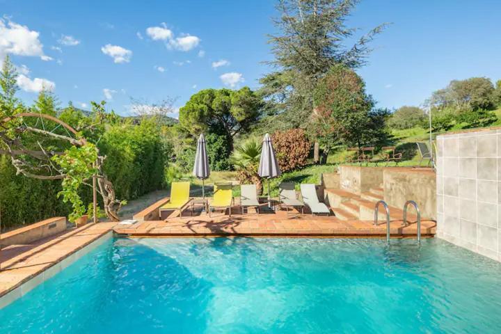 Can Rovira - Stunning Neoclassical Mansion, Just 20 Min Drive From Barcelona City Center, Ideal For Groups And Families Алелья Экстерьер фото