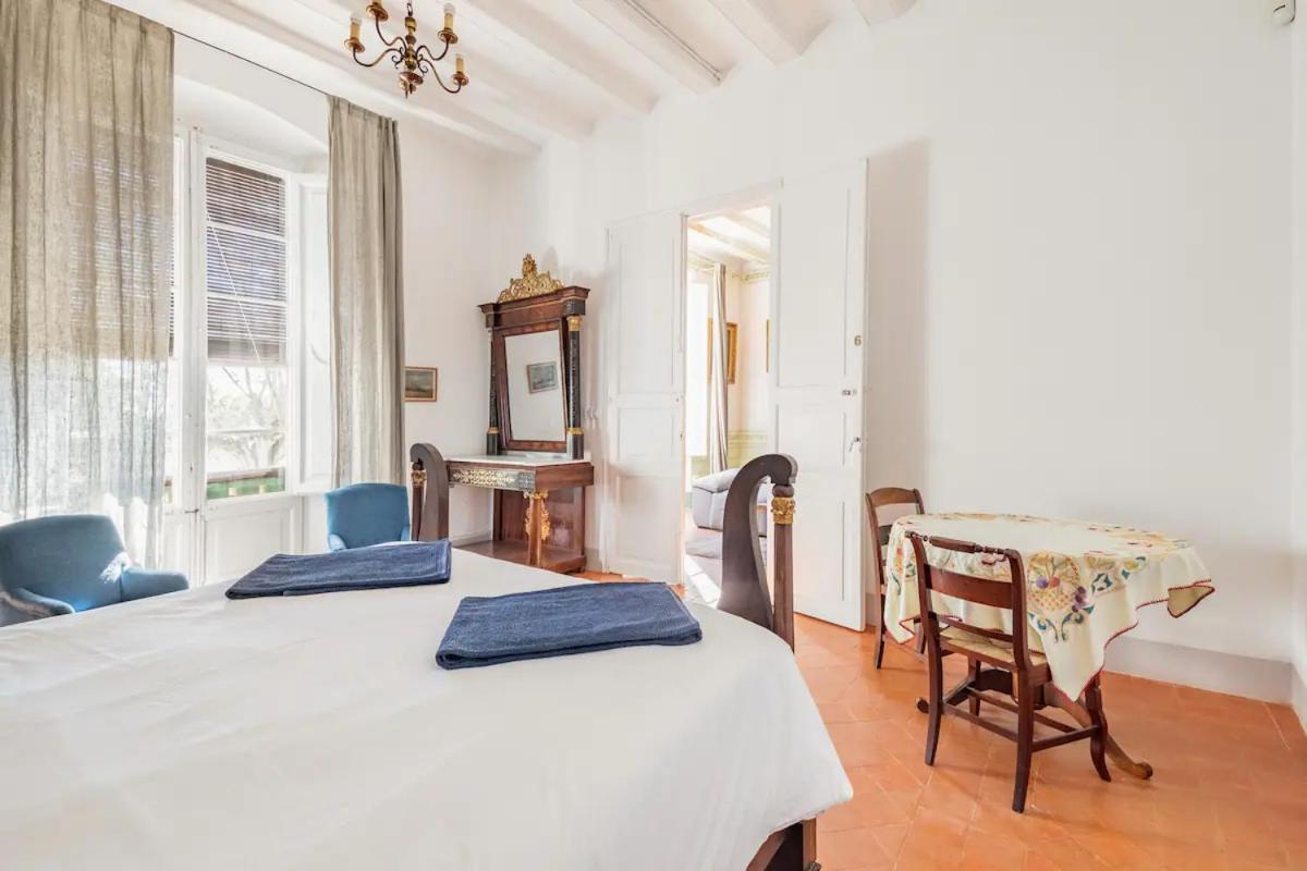 Can Rovira - Stunning Neoclassical Mansion, Just 20 Min Drive From Barcelona City Center, Ideal For Groups And Families Алелья Экстерьер фото